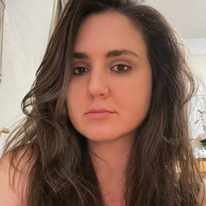 Meet your Posher, Hallie